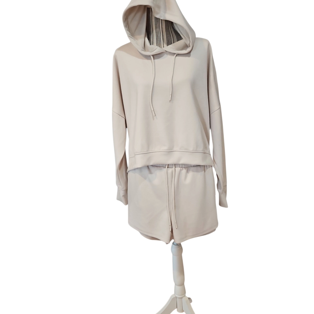 Manifest Offline Woman Cream Hoodie and Shorts 2 Piece Set Size XL